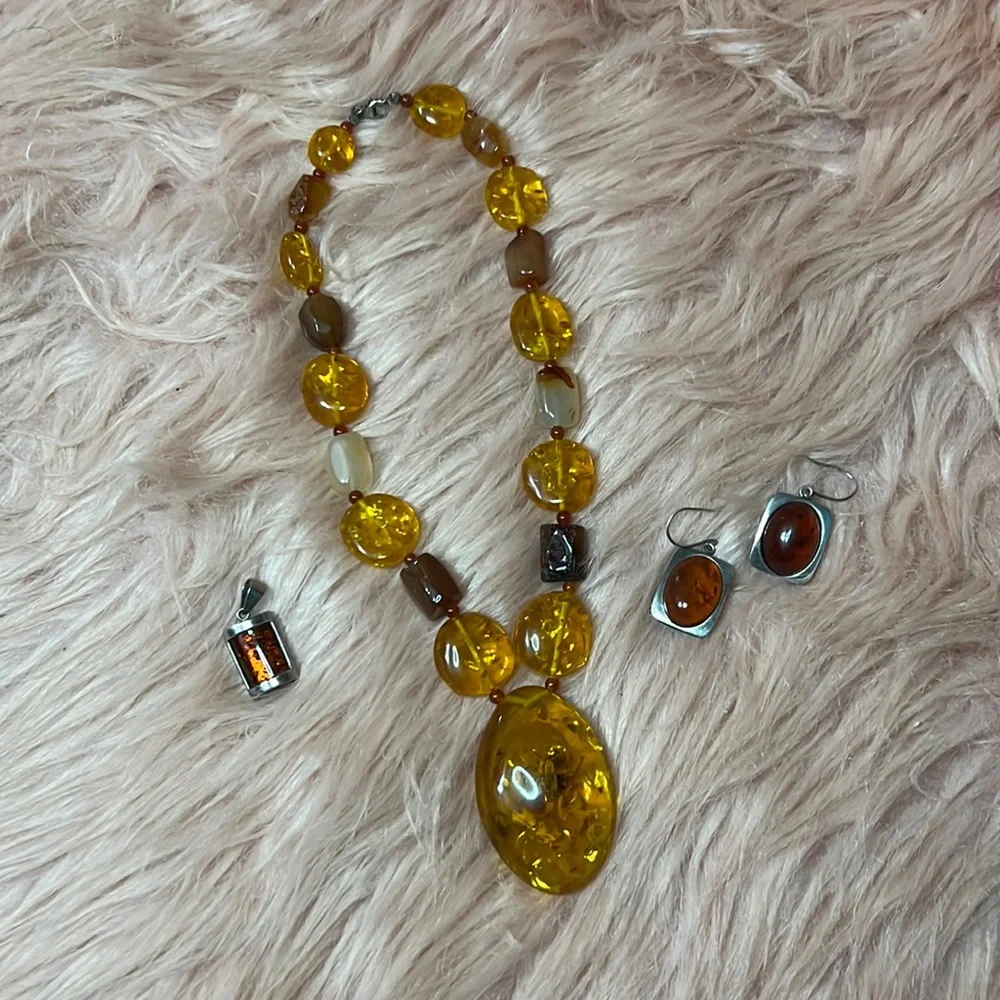 Amber 💛 BUNDLE - Picture 1 of 6